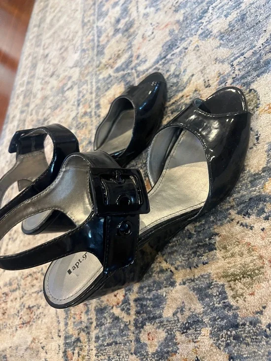 Apt 9 Women's Black Patent Peep-Toe Slingback Heels - Picture 4 of 11